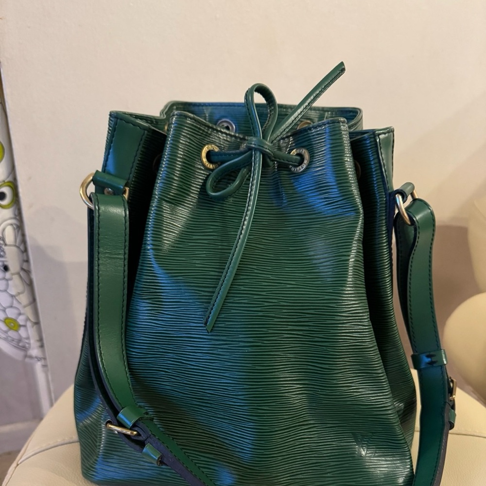 Louis Vuitton Noe Green Leather Bucket Bag